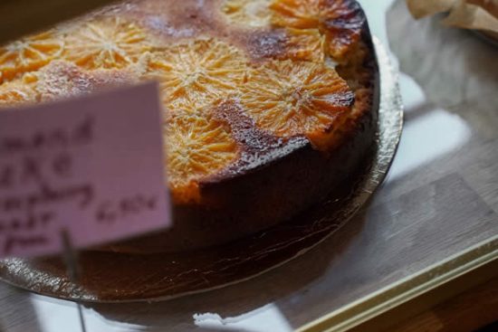 comptoir-dessert-gateau-orange-honest-brussels