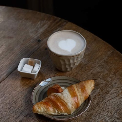 croissant-coffee-sugar-table-honest-brussels