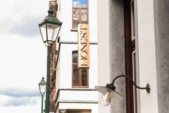 enseigne-restaurant-bar-coffee-honest-brussels-belgium