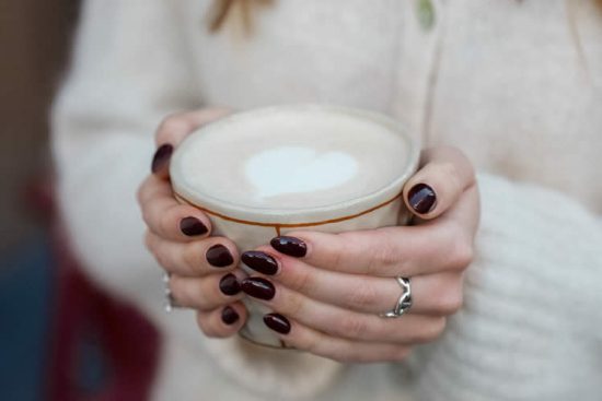 hands-coffee-heart-honest-brussels