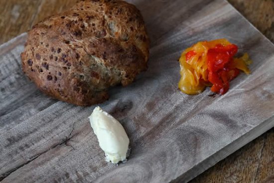 pain-confit-beurre-planche-honest-brussels